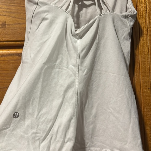 White lulu🍋 tanktop - Picture 2 of 3